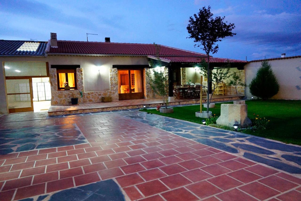 Casa Rural La Cija Del Abuelo A 1 Hora De Madrid เซโกเวีย ภายนอก รูปภาพ